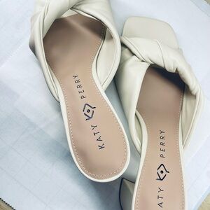 Katy Perry Collections Cream Knotted Slide Sandals NWOT SIZE 8